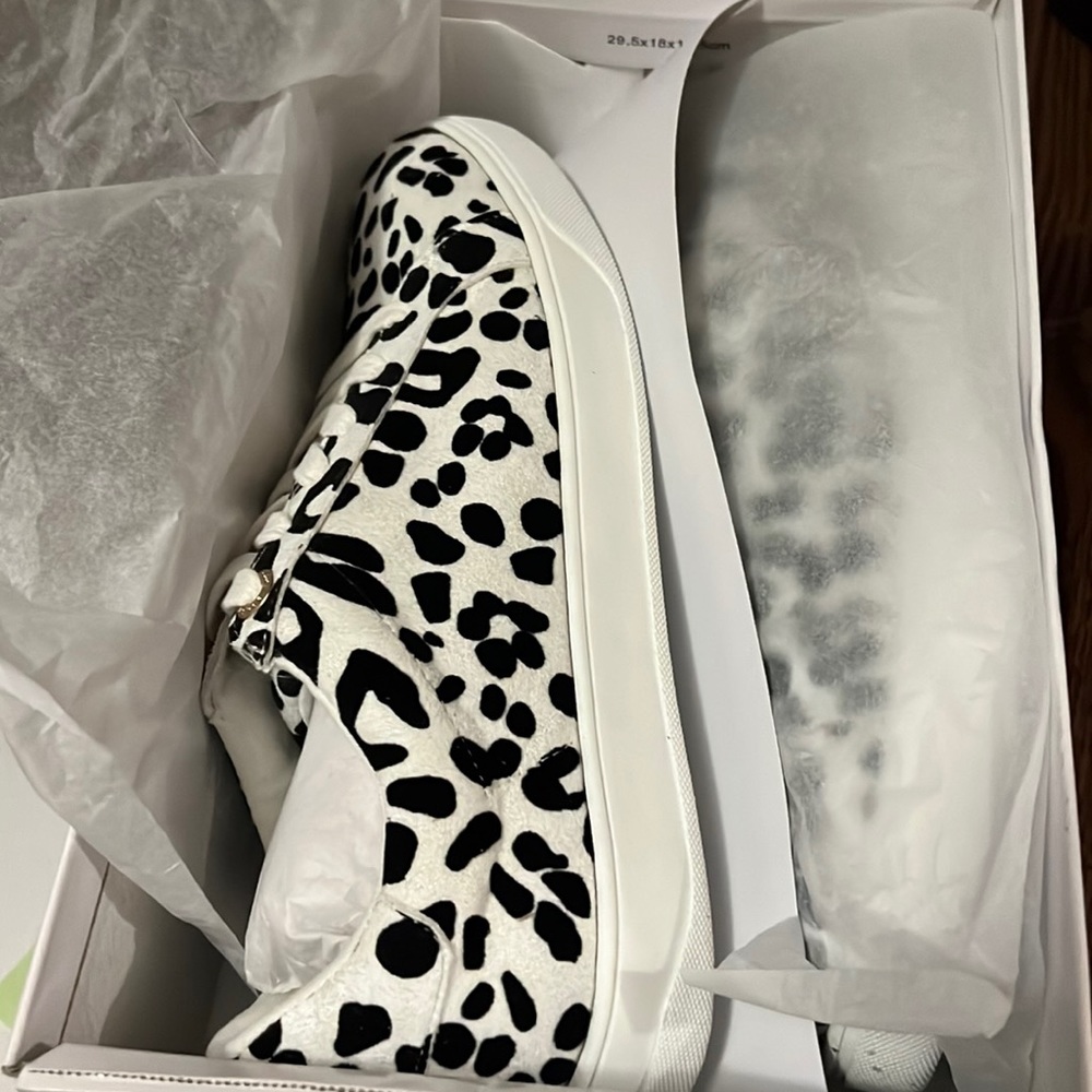 Brand new in BOX, white black sneaker w gold accents